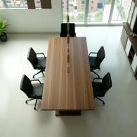 Mesa de Juntas / Conferencia Mayline